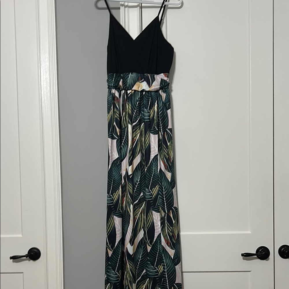 Black and Green Sleeveless V-Neck Maxi Sundress